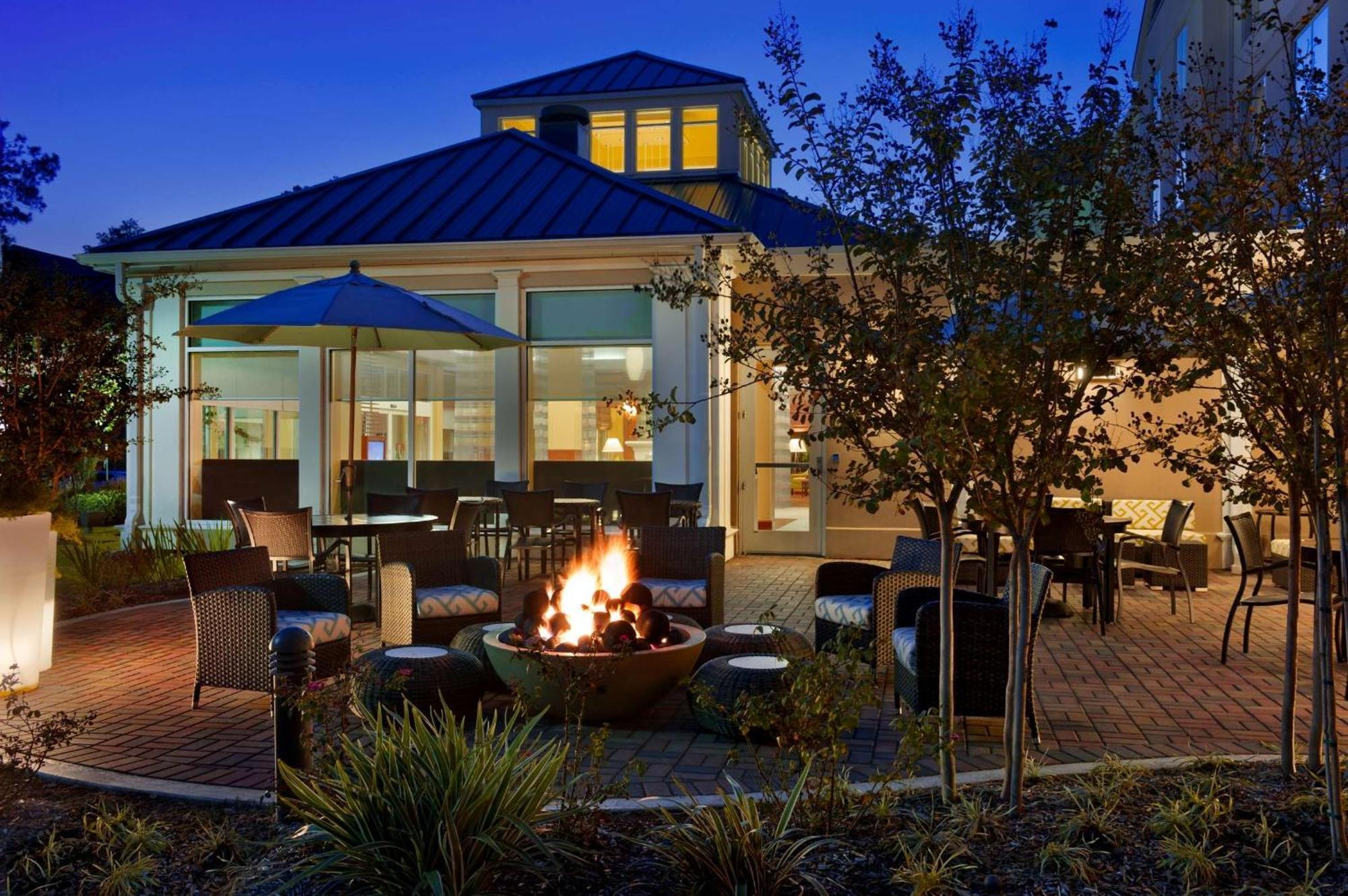 Hilton Garden Inn Houston/The Woodlands Exterior photo
